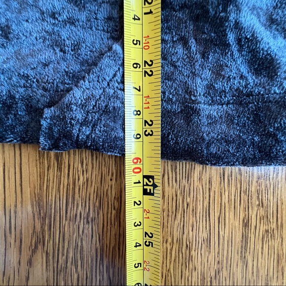 ⭐️ WE THE FREE By Free People Milan Gray Crushed Velvet Top SMALL - Picture 13 of 13